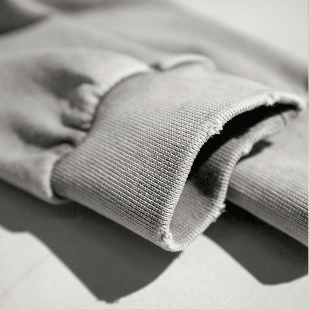 Duafe Cropped Crew Neck Sweatshirt