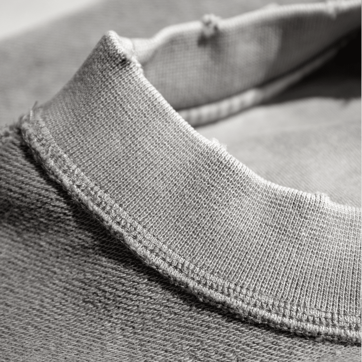 Duafe Cropped Crew Neck Sweatshirt
